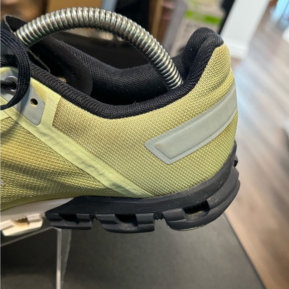 On Cloudflow Meadow White 35.98685 Speedboard Women's 9 Men’s 7.5 Running Shoes - Picture 12 of 16